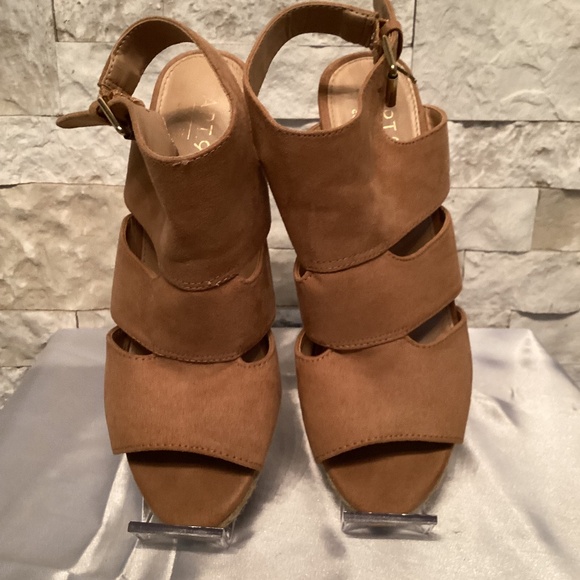 Apt. 9 tan Faux-Suede Wedge Sandals - Picture 1 of 12